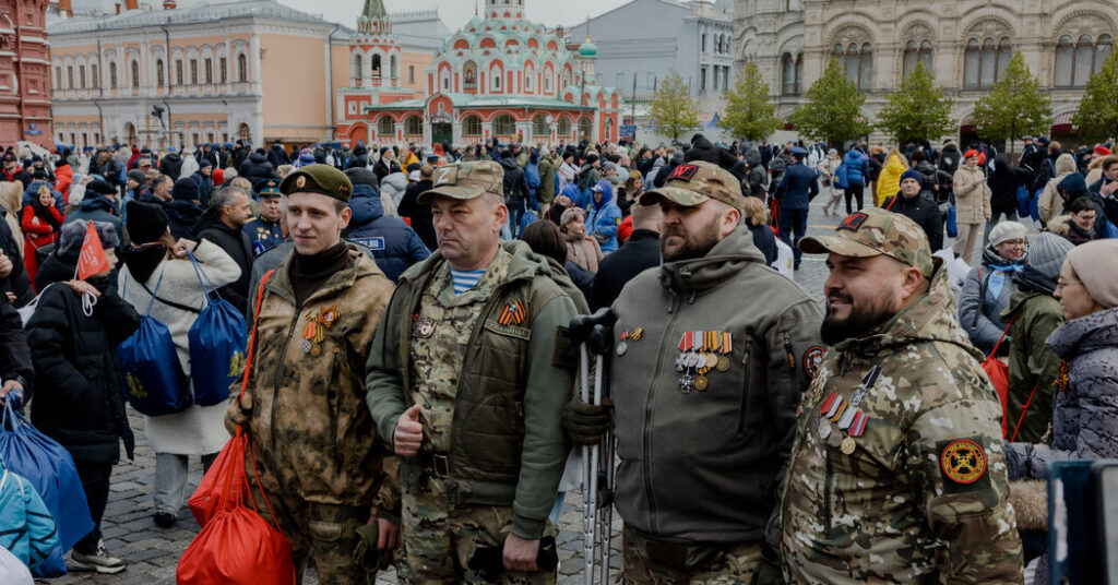 Chastened by Past Wars, Kremlin Tries to Elevate Its Veterans