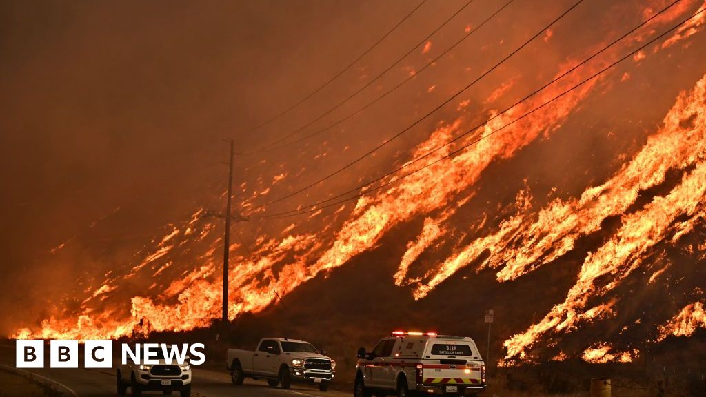 Thousands evacuate as blaze rages near Los Angeles