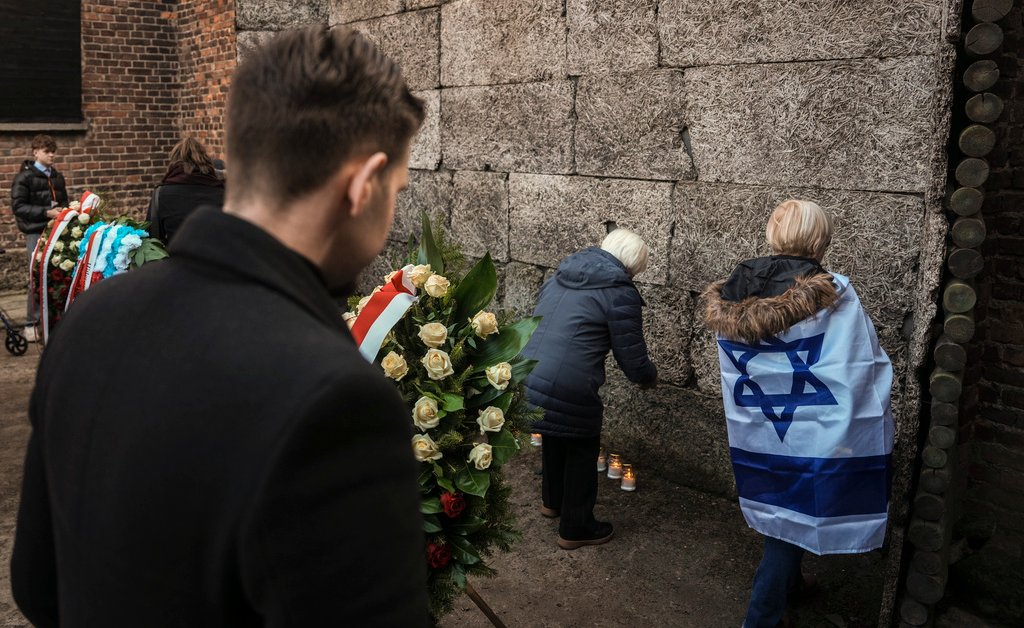 Survivors Visit Auschwitz on Holocaust Remembrance Day