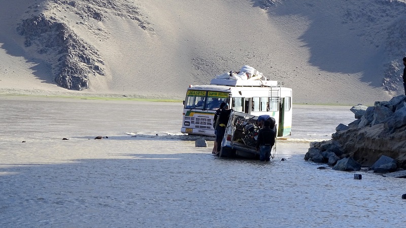 List Of Dangerous Water Crossing En Route Ladakh And Spiti Valley