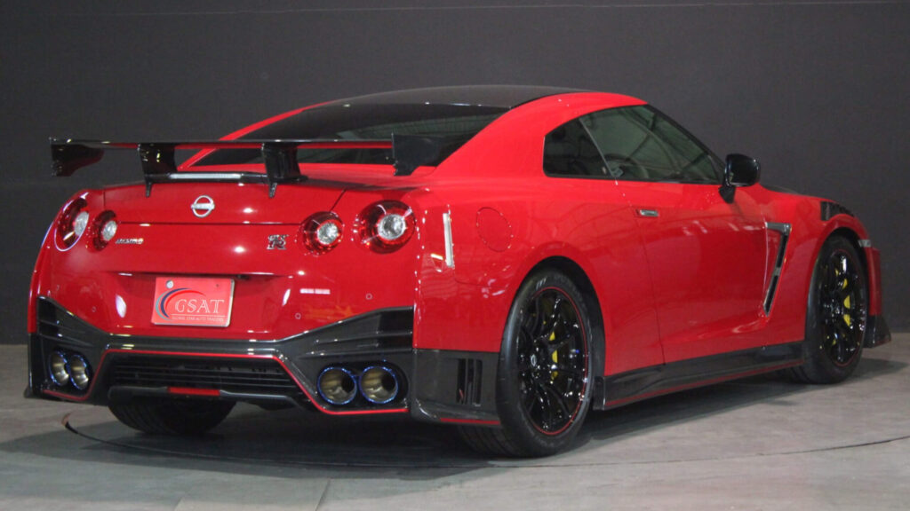 Nissan GTR | Nissan GTR Price In India