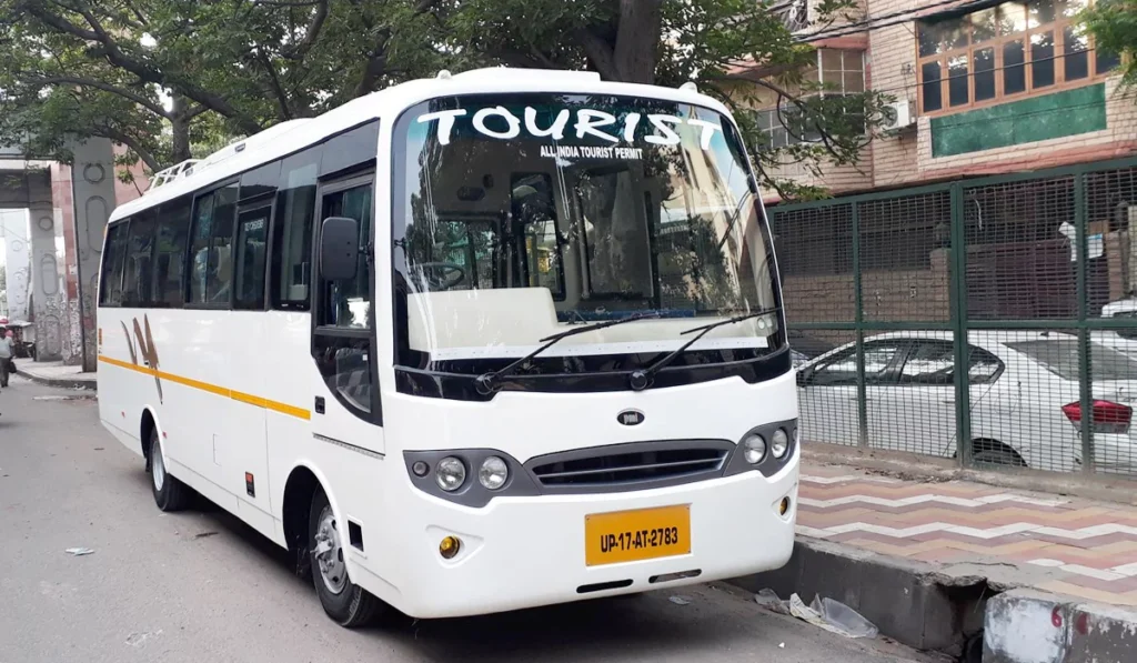 18 Seater Mini Bus Hire for Easy Travelling