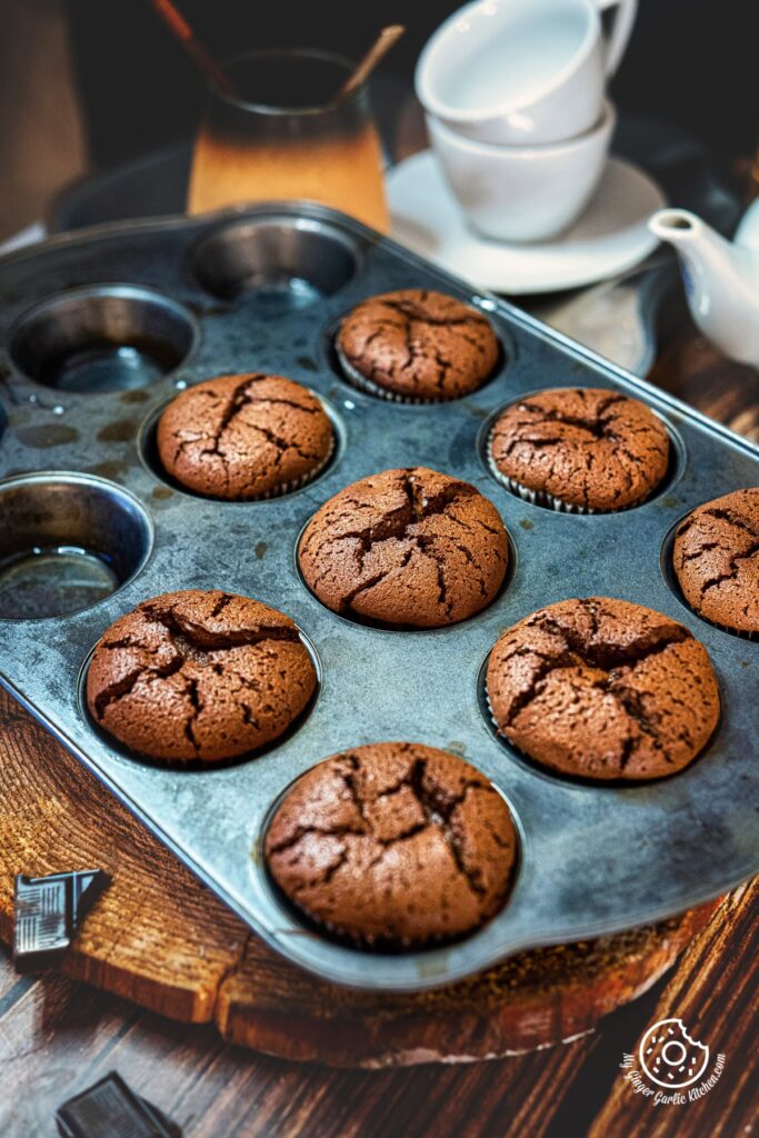 2-Ingredient Chocolate Muffins - Easy Chocolate Muffins