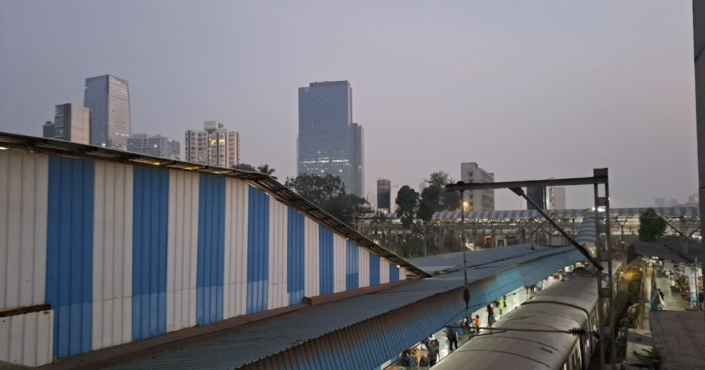 Dadar Central Railway Station Timetable and Train Services - Amazing Tour India