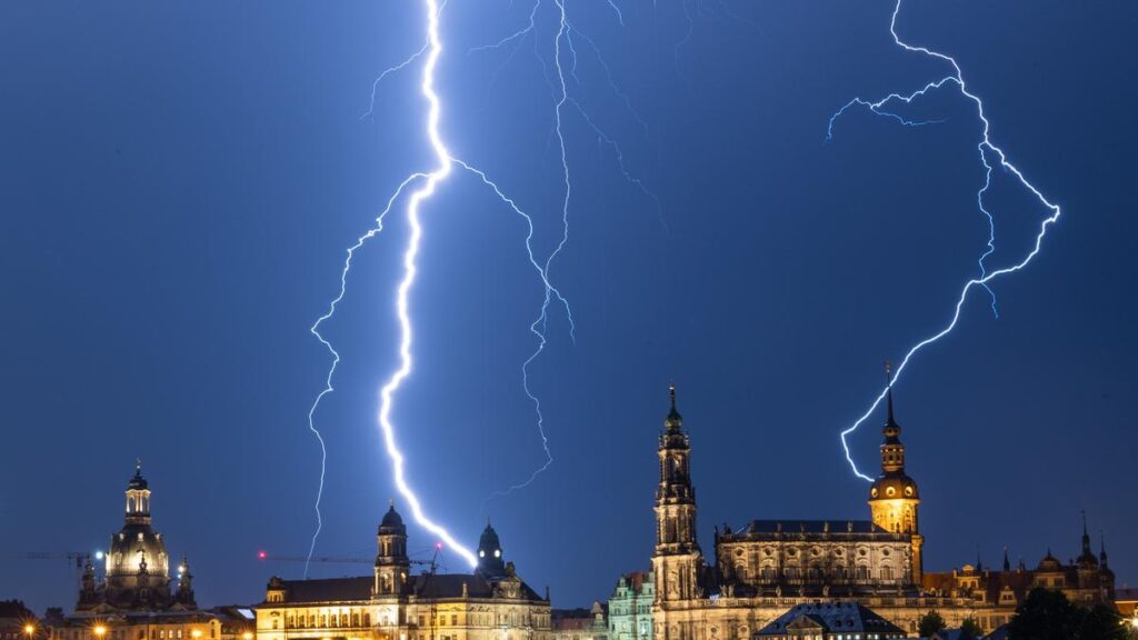 Lightning strikes link weather on earth and weather in space 