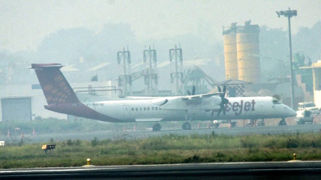 Former SpiceJet pilots join bankruptcy chorus over ₹3 crore unpaid dues