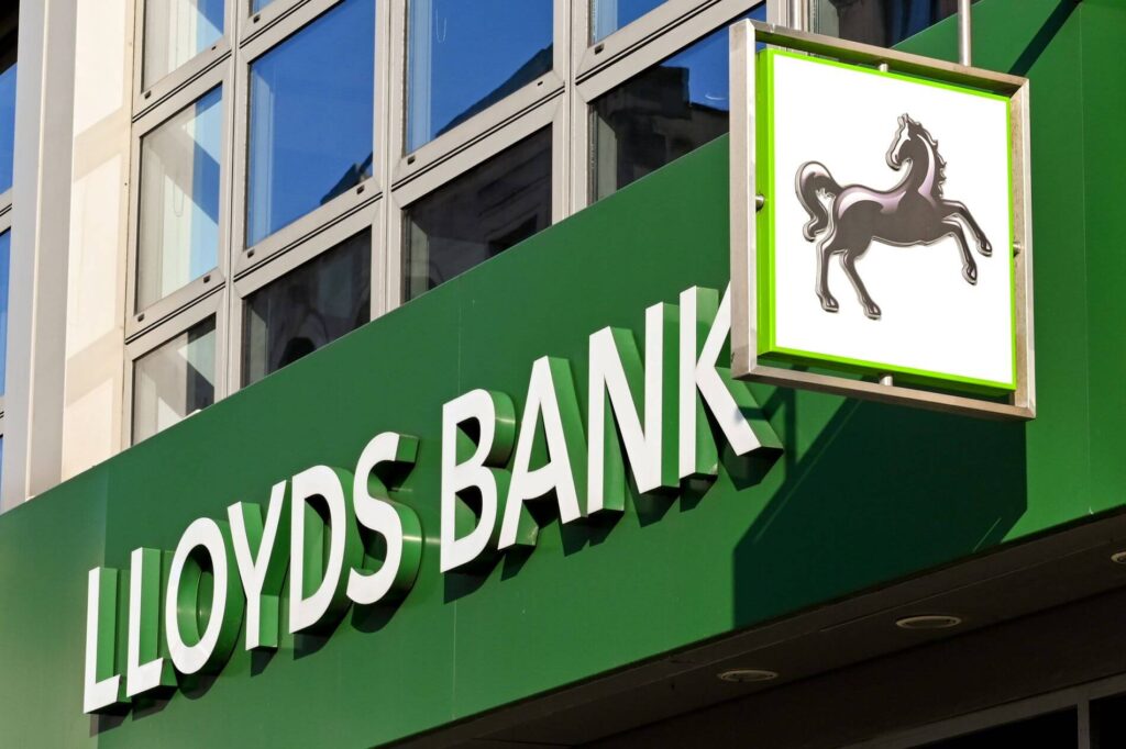 Can Lloyds Bank Withhold Bonuses Under RTO Rules?