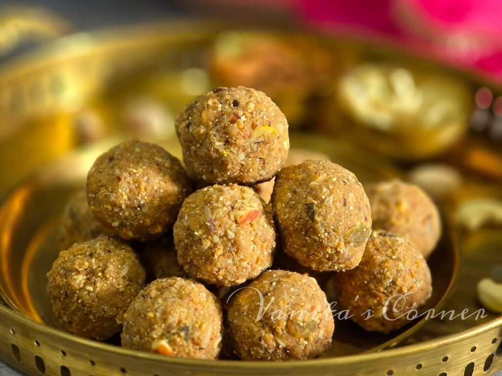 Methi Dink Laddoos