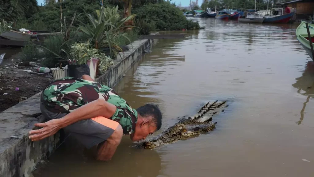 PHOTO ESSAY | How a Man and a Crocodile Formed a Bond of Friendship