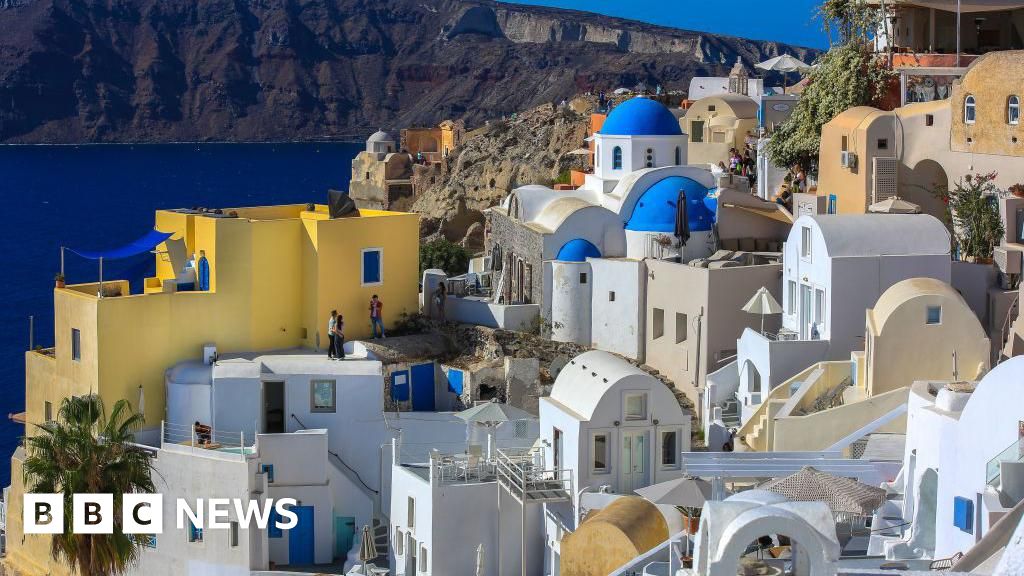 Santorini shuts schools as tremors rattle Greek island