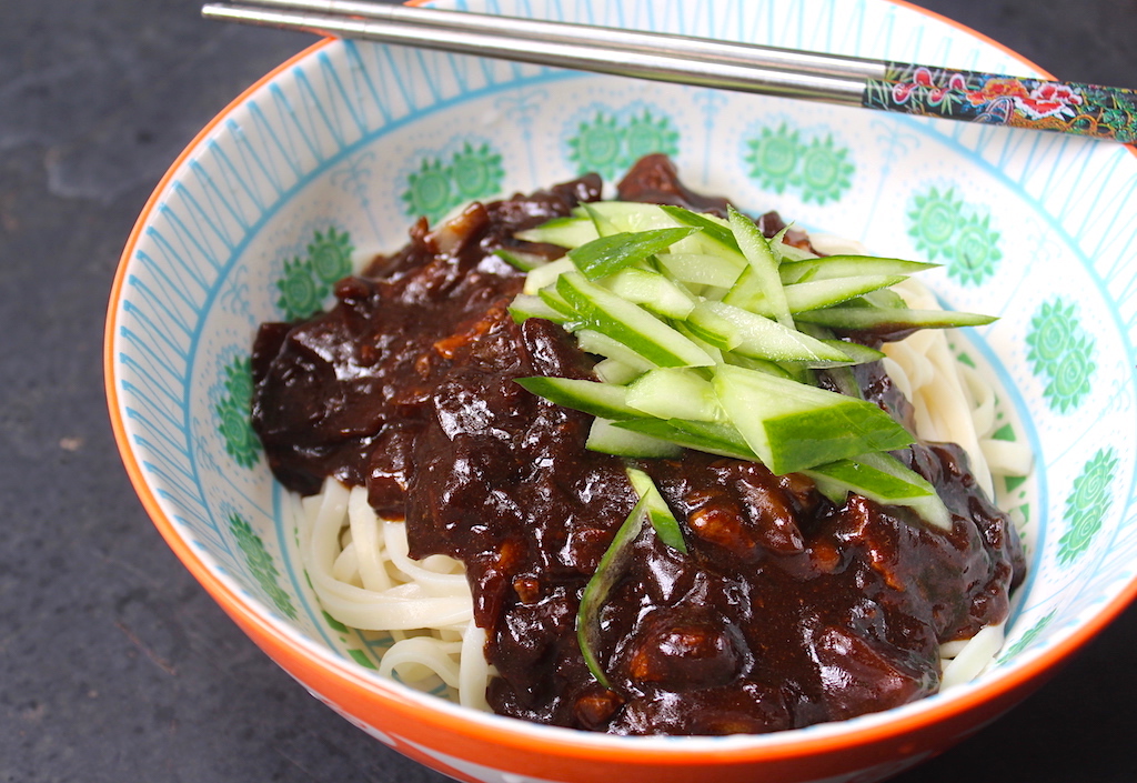 Jajangmyeon Recipe (Korean Black Bean Noodles)