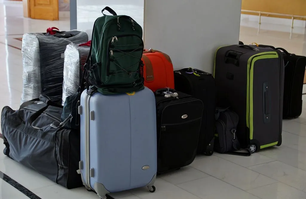 How to Travel Carry-On Only with Minimalist Packing Strategies