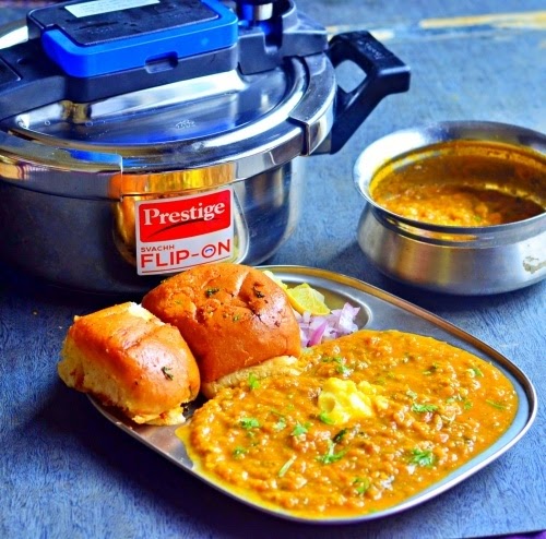 Pav bhaji In A Pressure Cooker | Pressure Cooker Pav Bhaji Recipe