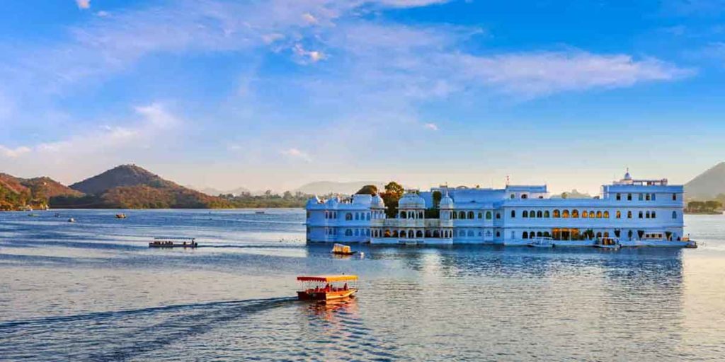 Udaipur- A city where every season is all about admiring the beauty of the lake