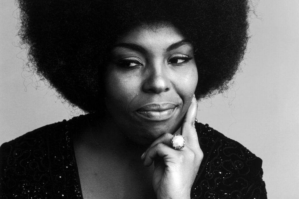 Roberta Flack, Grammy-Winning Soul Singer, Dead at 88