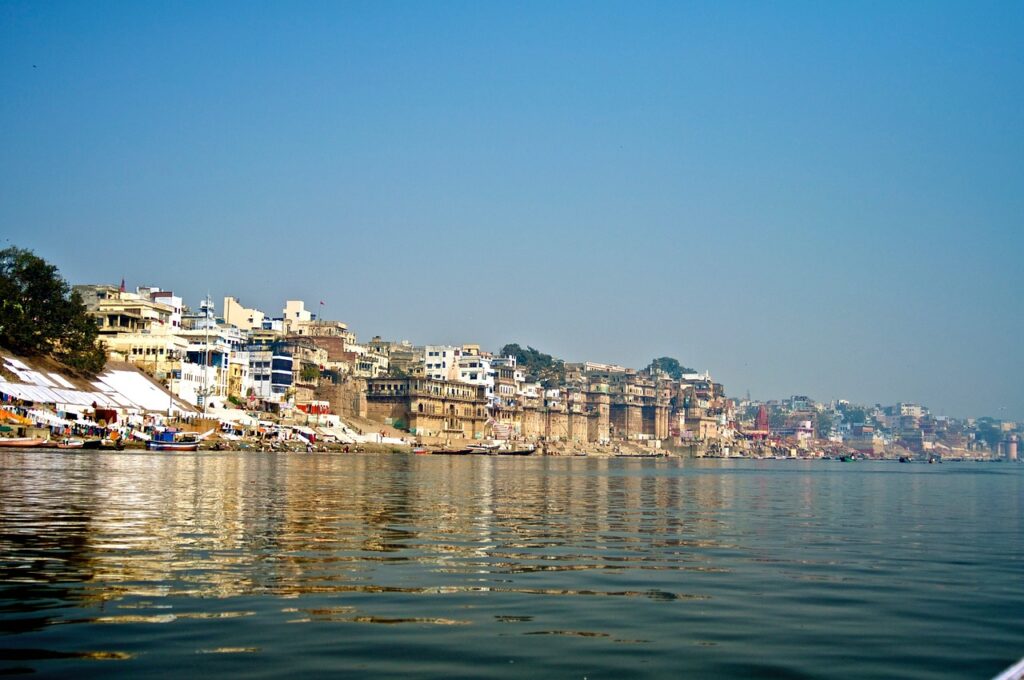 Prayagraj to Varanasi Distance: Travel Guide, Routes, and Tips