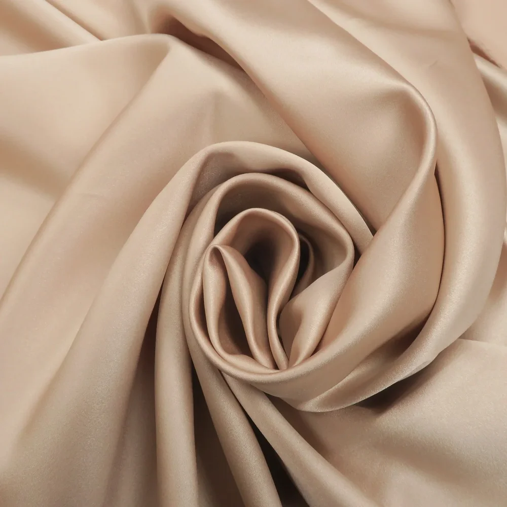The Ultimate Guide to Fabrics for Ultra-Luxury Bespoke Suits: Craftsmanship Meets Personal Style