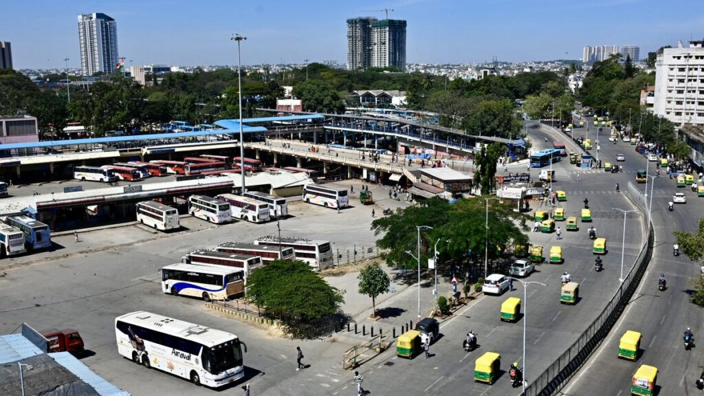 A transport hub that lacks integration, basic facilities and suffers from safety concerns