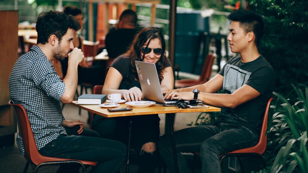These LinkedIn challengers created a buzz. Now they’re figuring out a business.