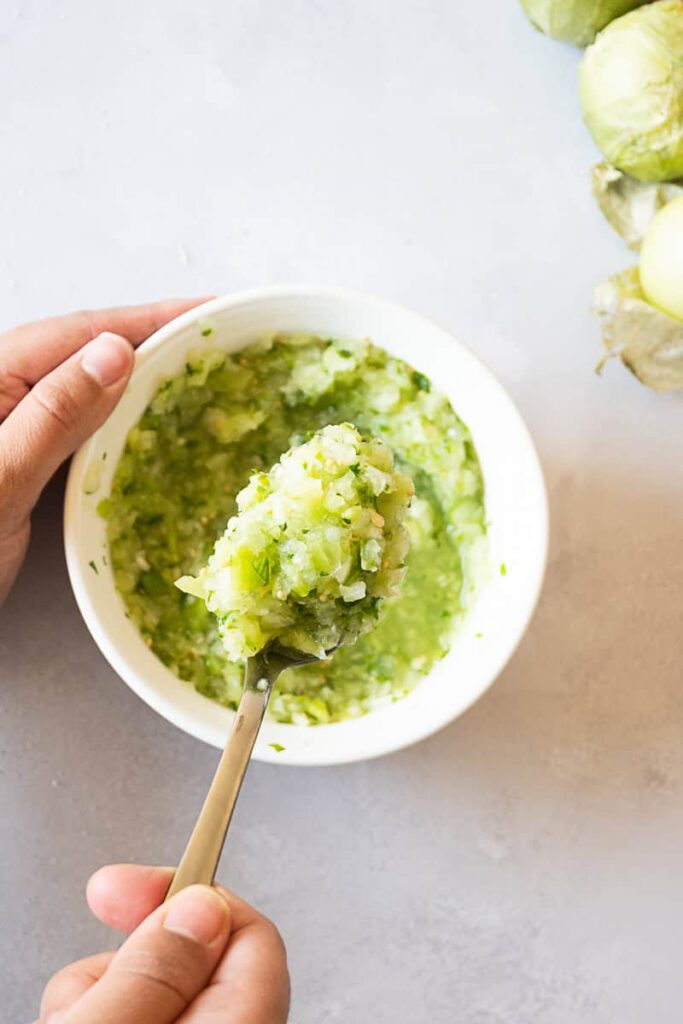 How to make fresh salsa verde