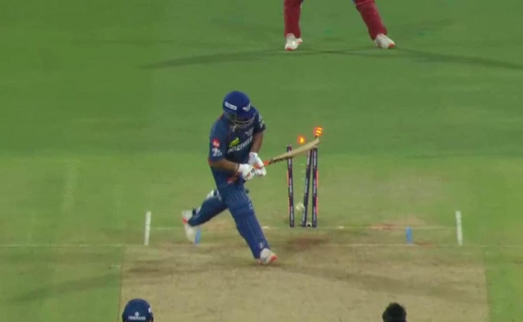 Rishabh Pant Bats At No. 7 For LSG vs DC, For 2 Balls; Gets Out For 0. Internet Says: "Rs 27 Crore..."