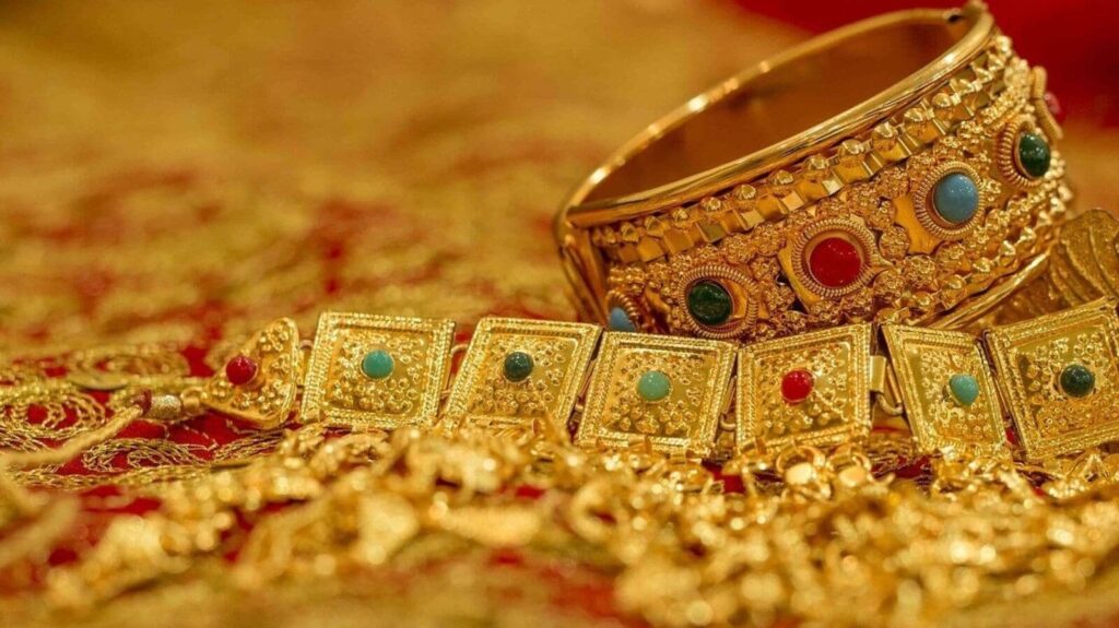 Surging gold forces retailers to sweeten deals ahead of Akshaya Tritiya