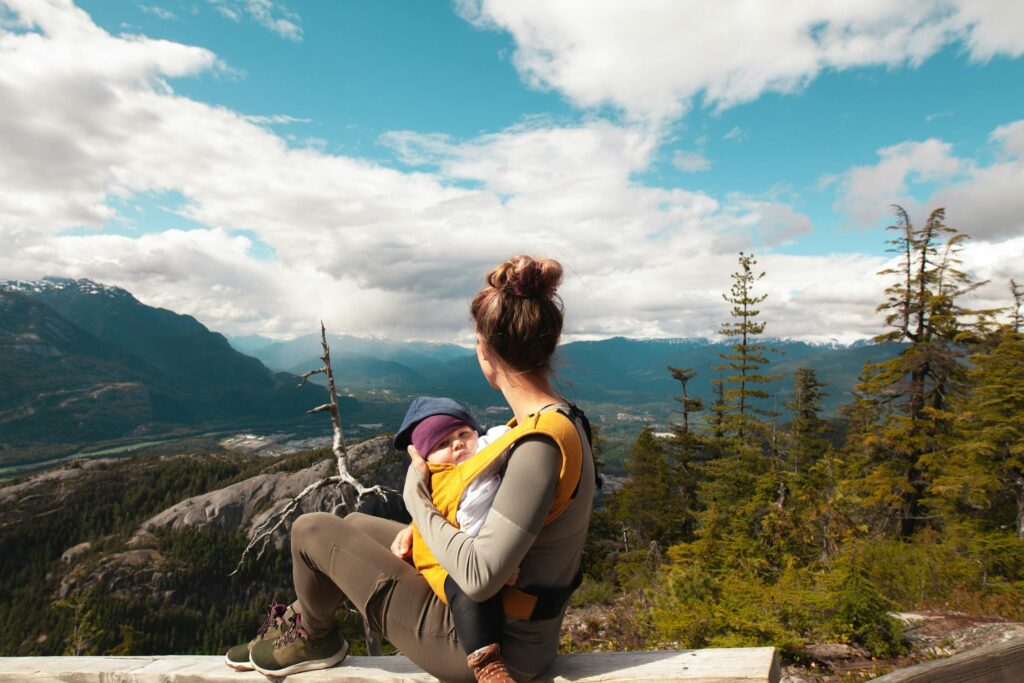 A Parent's Guide to Formula Feeding Babies While Traveling