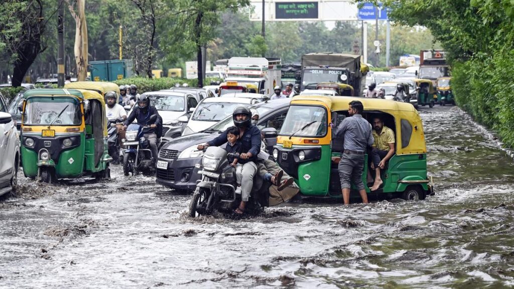 Rain, thunderstorm likely in Delhi; IMD issues 'orange' alert for hailstorm in Himachal