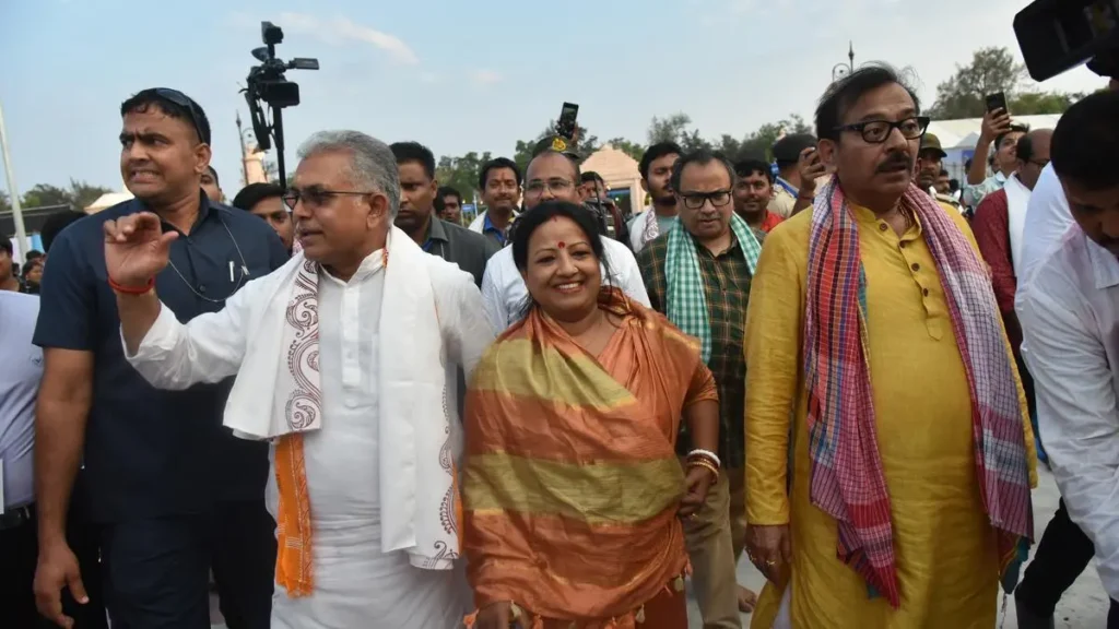 Dilip Ghosh’s Temple Visit Sparks BJP Infighting Ahead of 2026 West Bengal Election