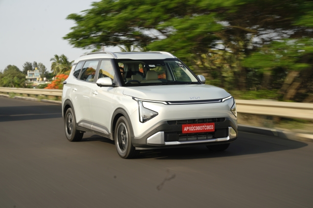 Kia Carens Clavis hero