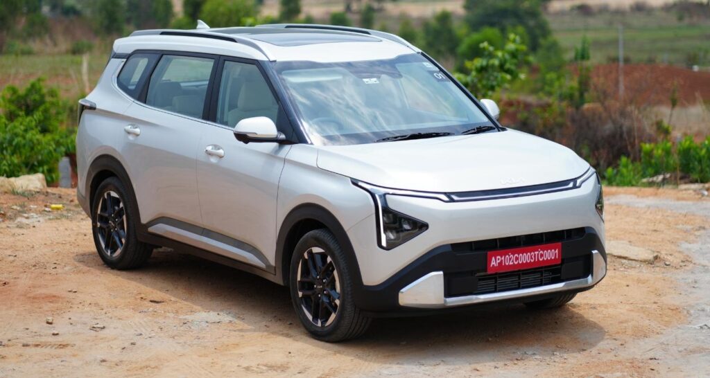 Kia Carens Clavis1