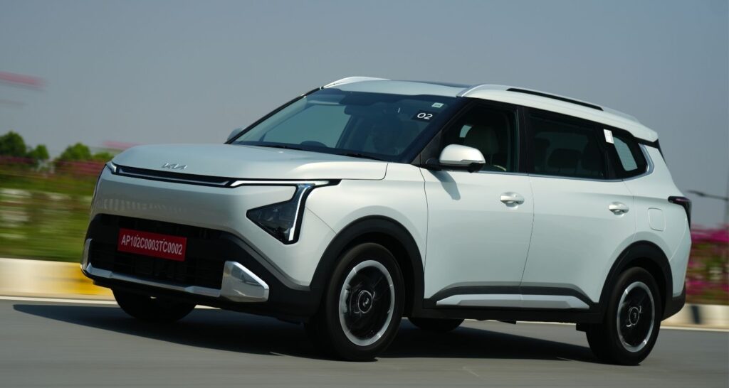 Kia Carens Clavis4