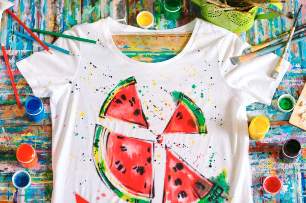 DIY Fashion: Personalizing Your Wardrobe for the Season