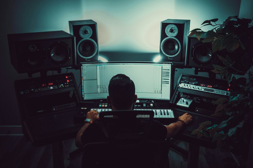 Beginner’s Guide to Home Music Production & Mixing