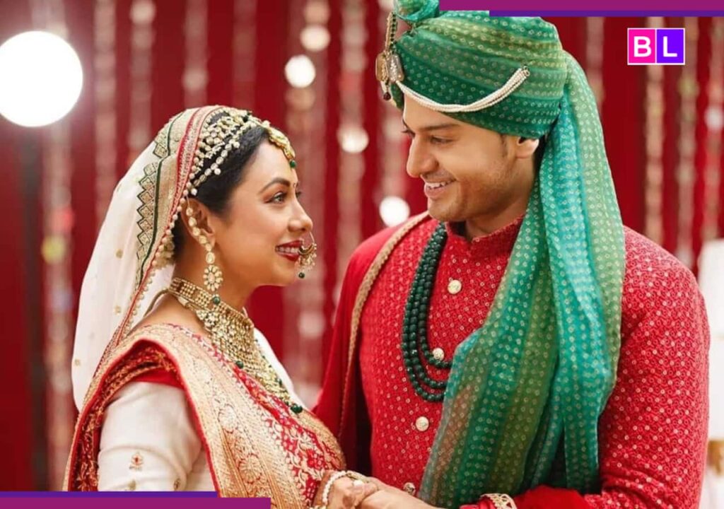 Makers all set to fulfill MaAn fans' wish as Gaurav Khanna aka Anuj Kapadia to return and save his Anu; 'Love means...' says netizens