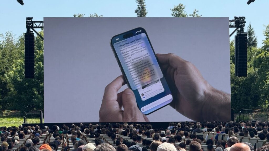 Apple Intelligence Can Now Creep on Your iPhone Screen