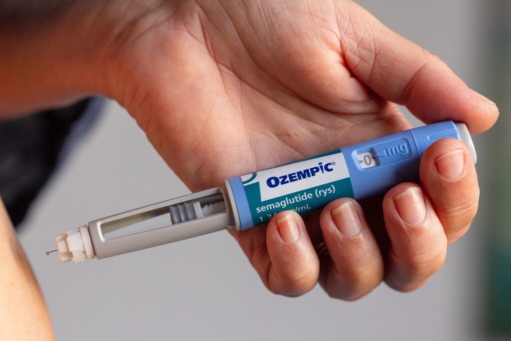 A person about to use Ozempic.