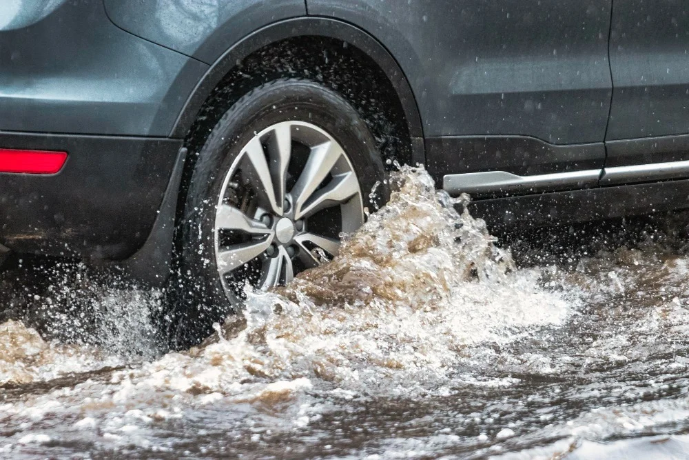 How to Prevent Car Damage During Floods and Essential Safety Solutions 
