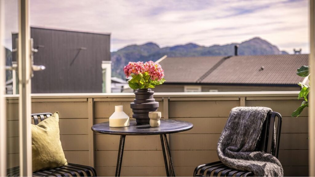 17 Cozy Monsoon Decor Ideas That Won't Break Your Bank (2025)