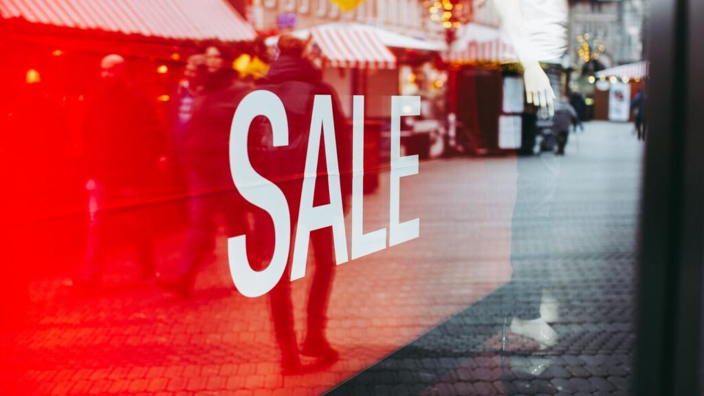 Apparel retailers reset their summer calendar with early end-of-season sales as consumer spending cools